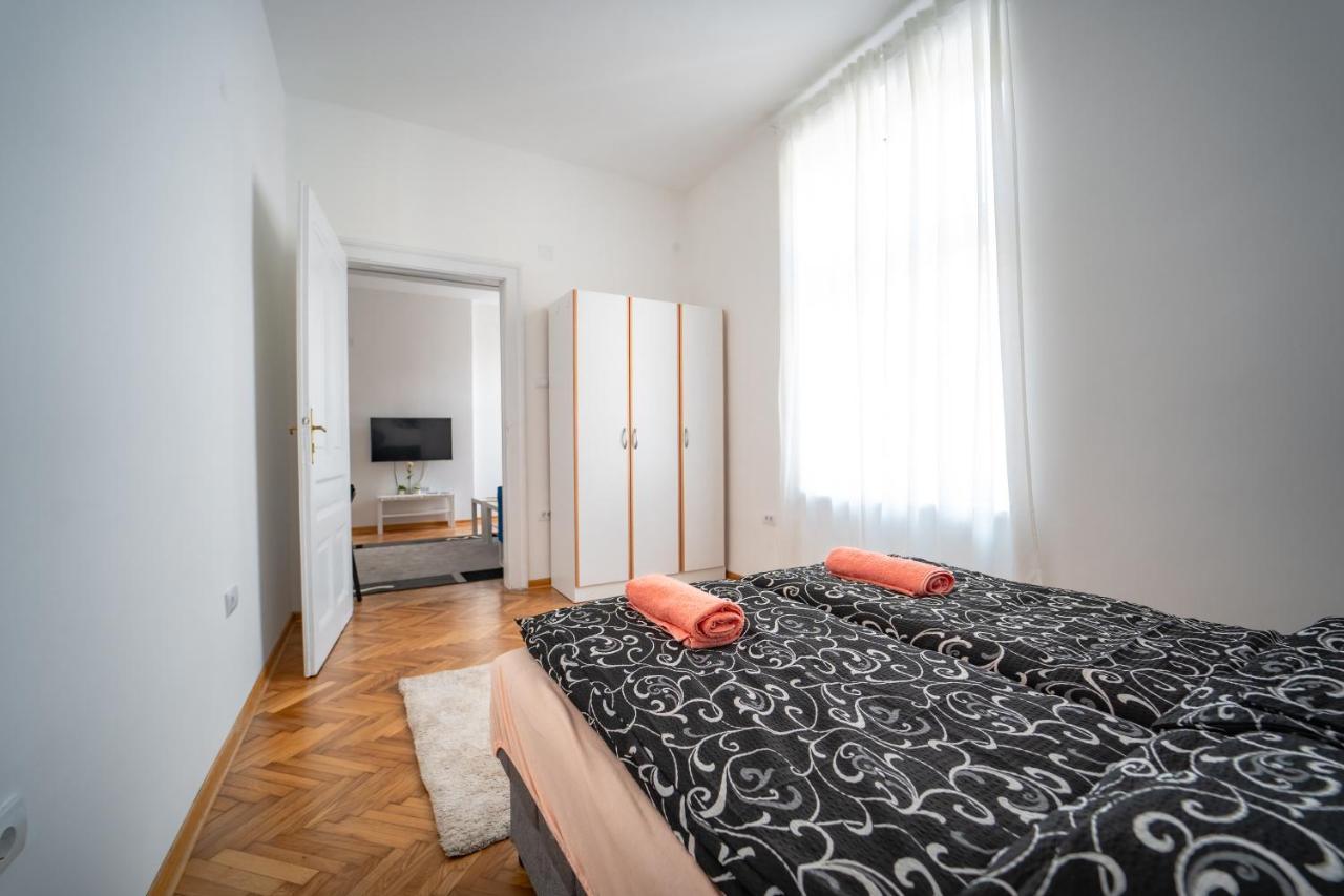 Botanical9, Centre, 2 Bedroom Apartment Belgrad