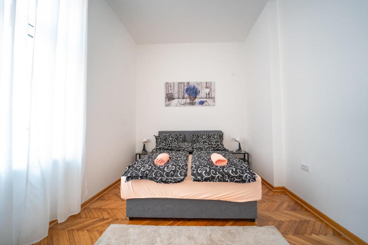 Botanical9, Centre, 2 Bedroom * Belgrad