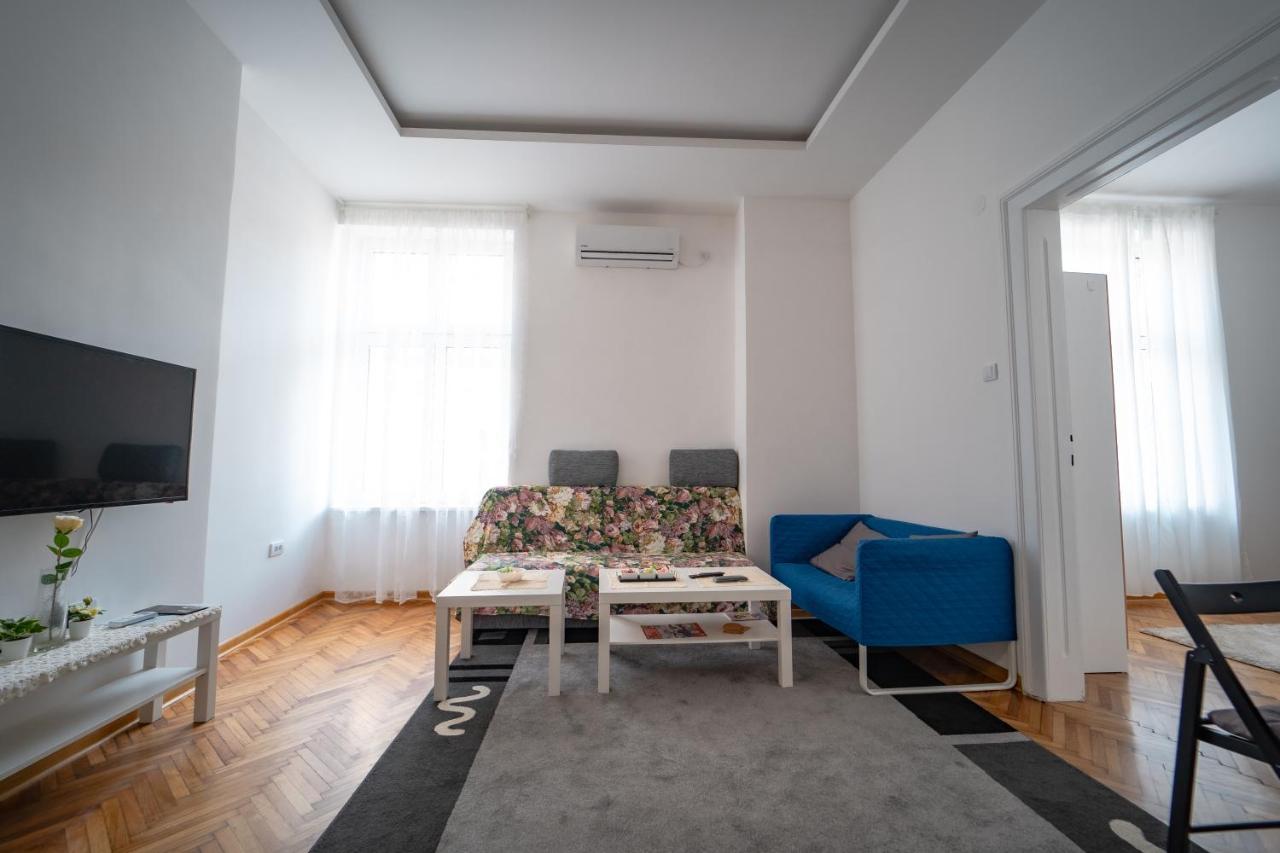 Botanical9, Centre, 2 Bedroom *