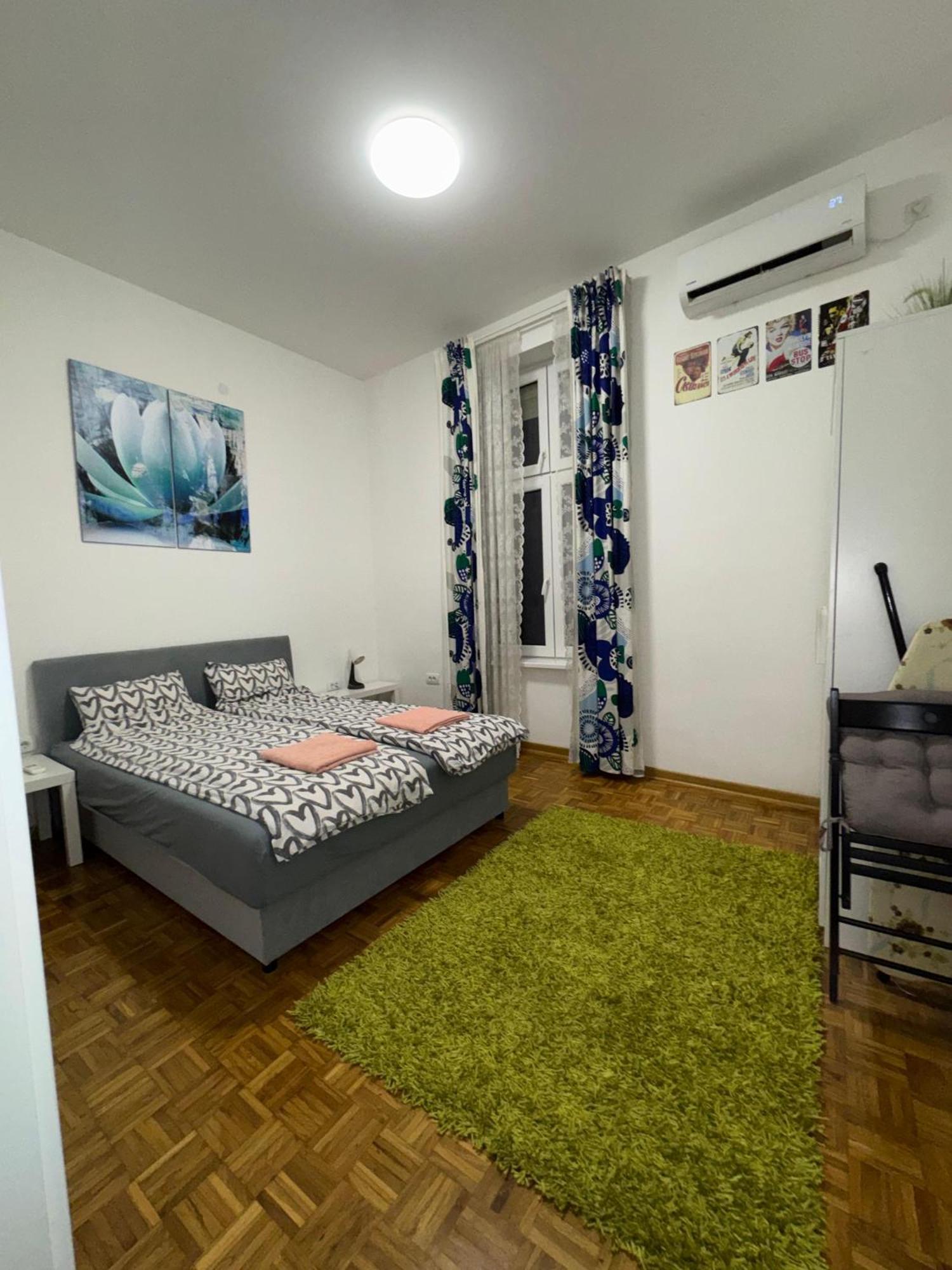 Botanical9, Centre, 2 Bedroom Apartment *